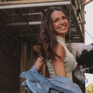 Meet your Posher, Mackenzie